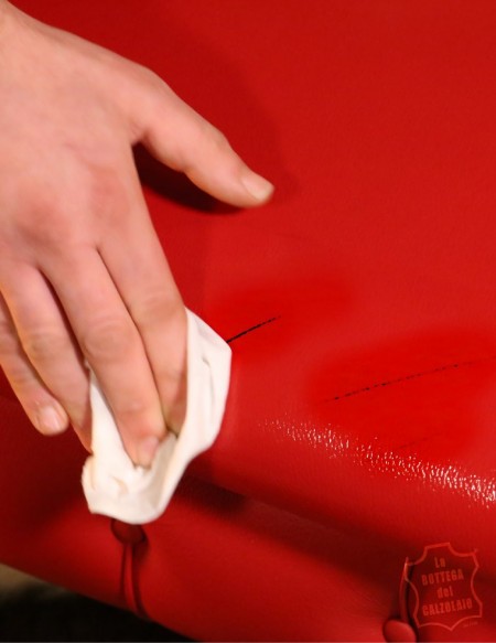 Kit pulizia riparazione Pelle auto e divani »